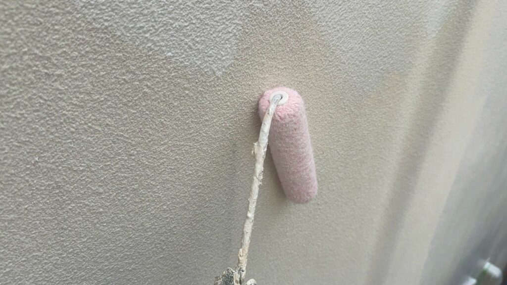 外壁下塗り中