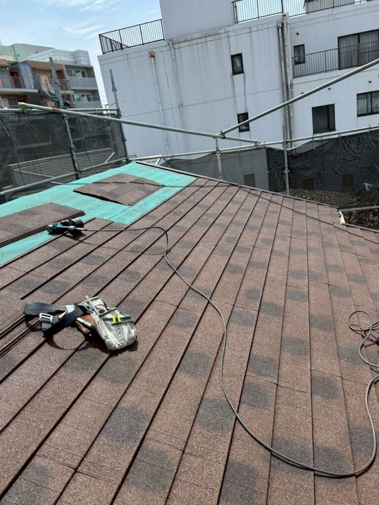 ディプロ2重ね葺き施工中