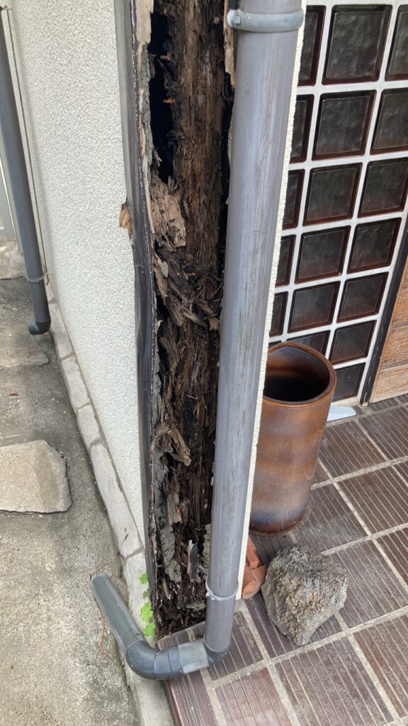 補修前の柱