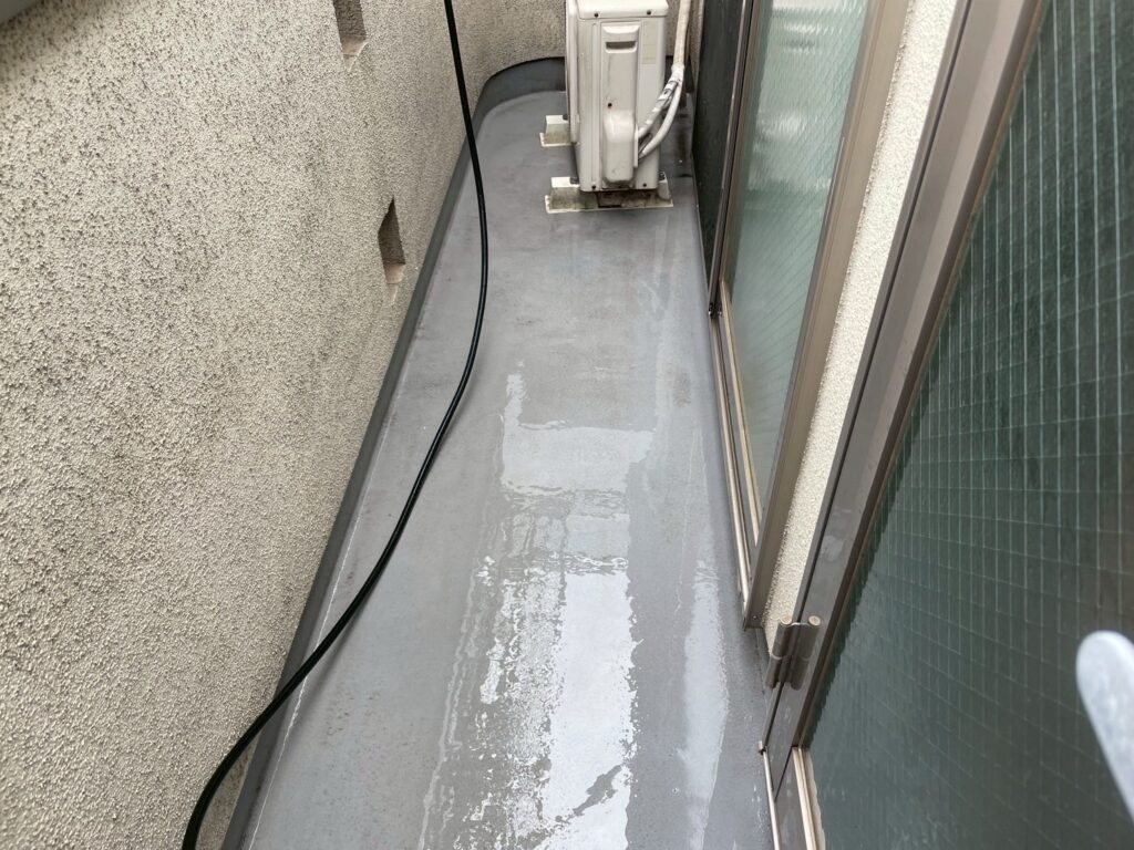 ベランダ高圧洗浄後