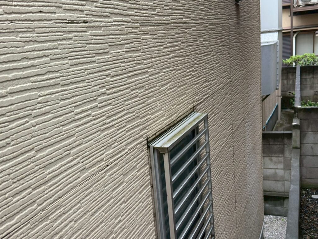 窓枠のシーリング