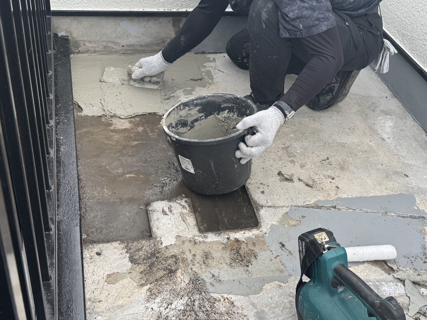 大田区西蒲田で漏水による屋上バルコニーの防水工事をしてきました