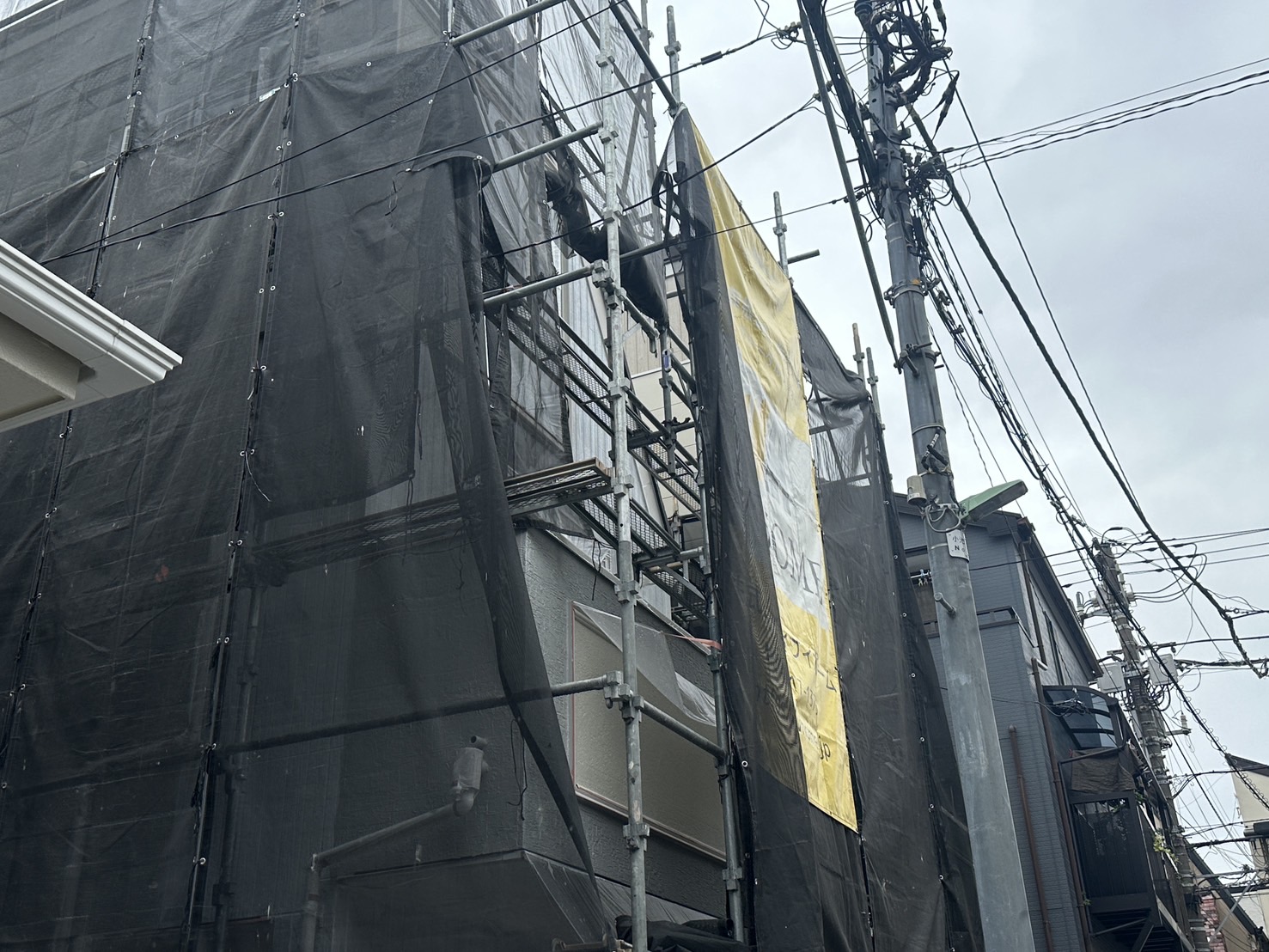 大田区にて台風接近に伴い台風養生行いました