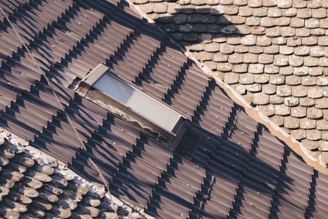 天窓（トップライト）の雨漏り対策と交換時期を解説します