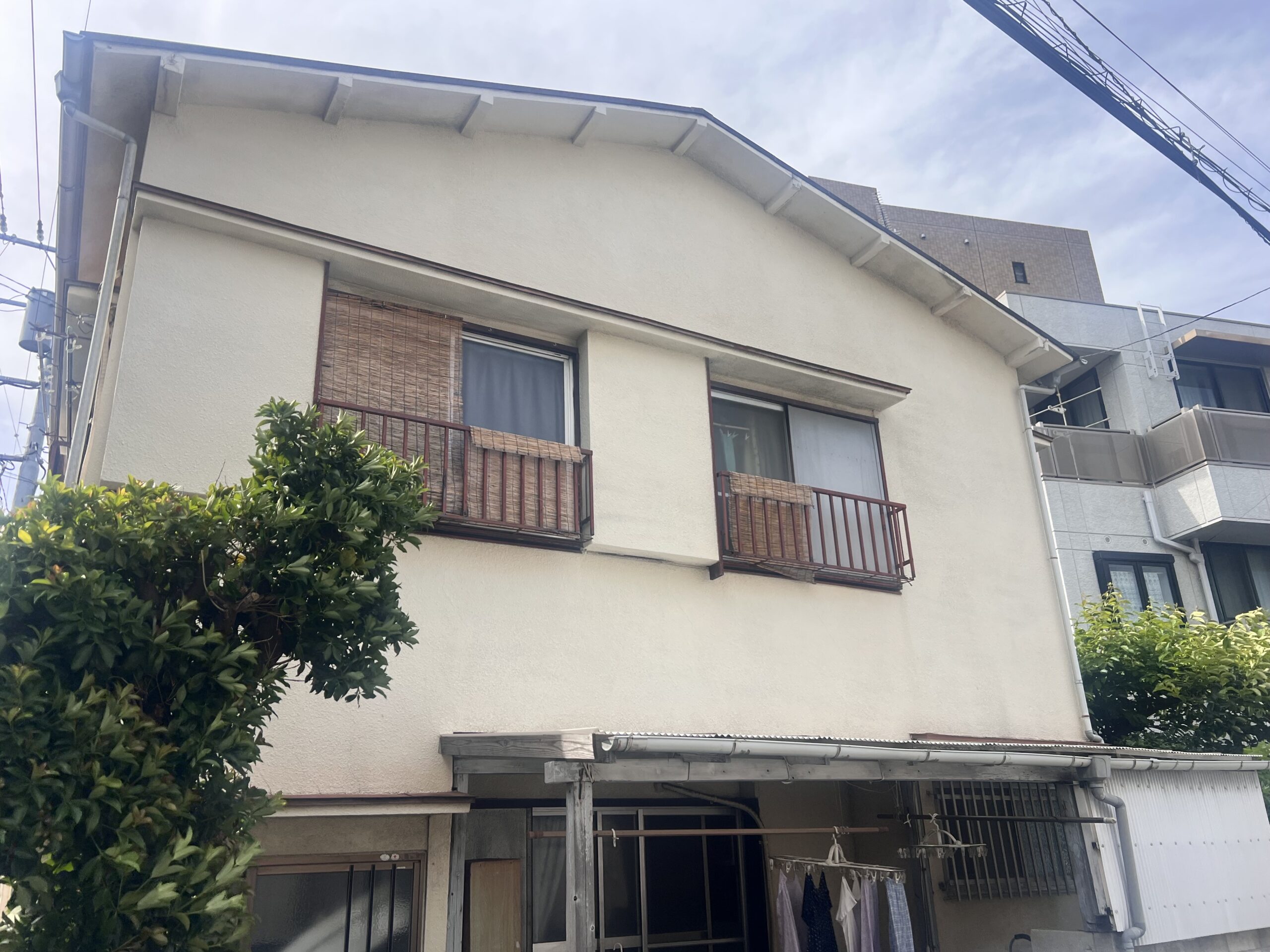 大田区田園調布にて塗装時期のタイミングにはいったモルタル外壁の補修