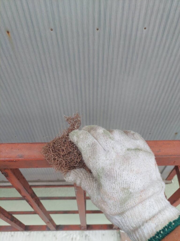 鉄部塗装前のケレン作業