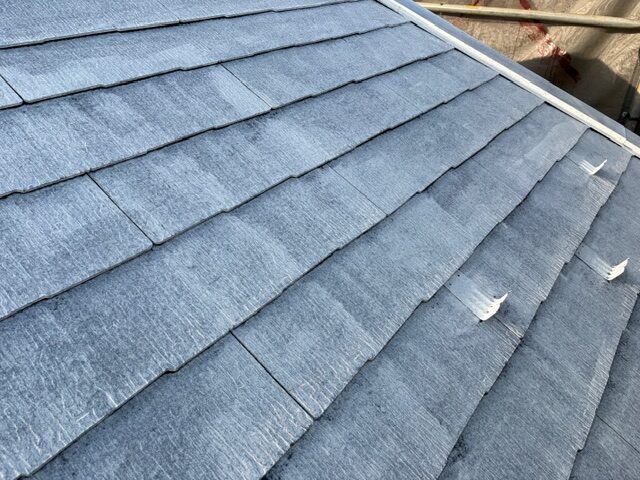 屋根下塗り中