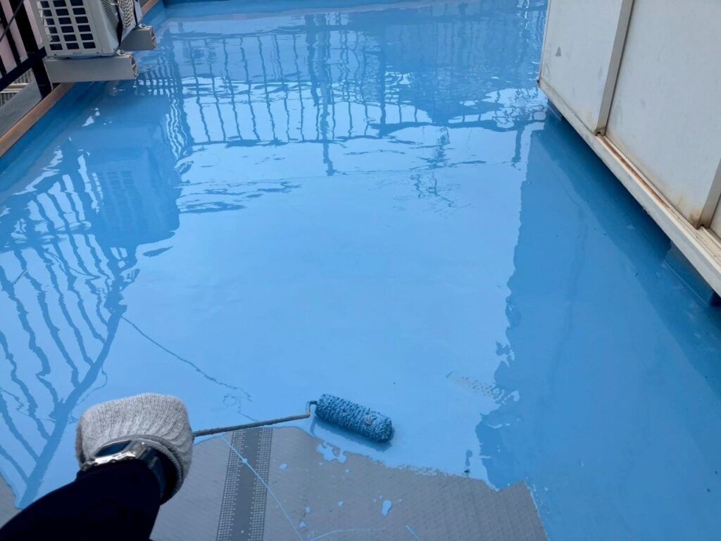 ウレタン防水材塗布1回目