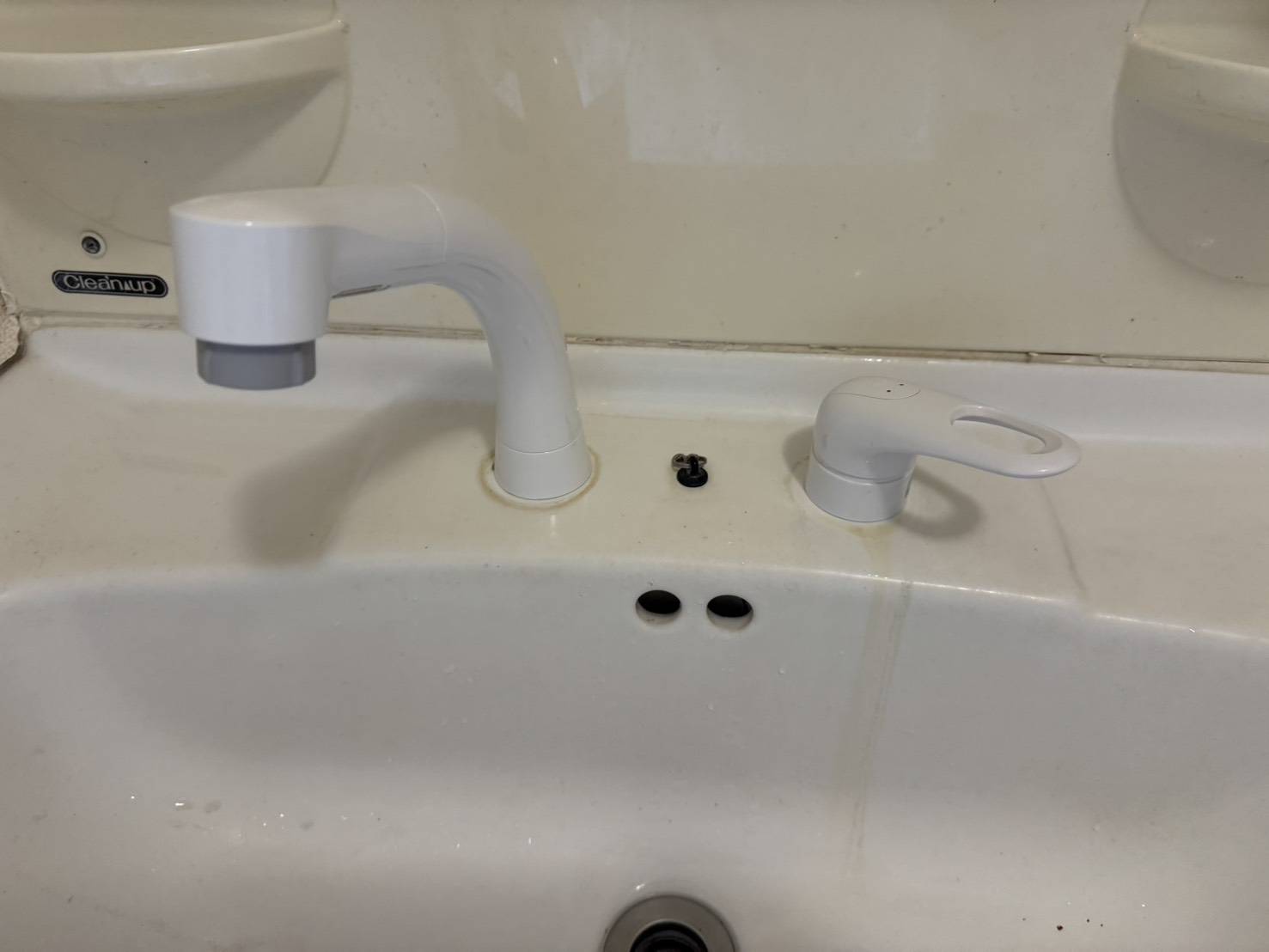 埼玉県にてアパートの洗面ノズル交換工事を行いました