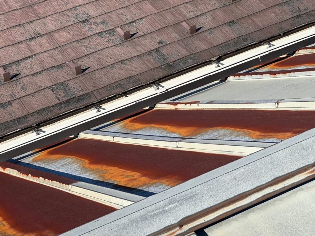 金属屋根　施工前