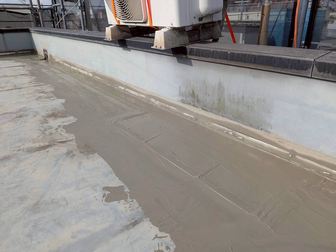 大田区にて既存シート防水の段差調整作業を行いました