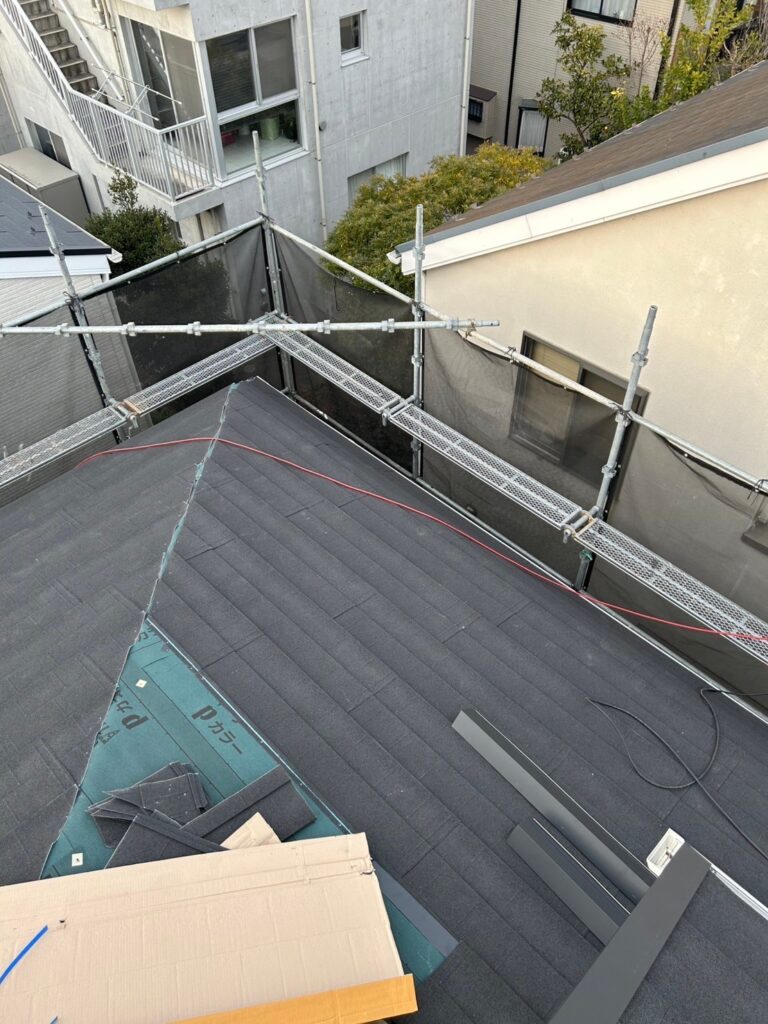 新屋根材【ディプロマットスター】の新設