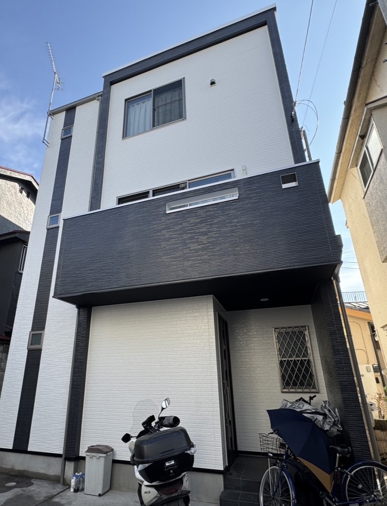 江戸川区平井にてサイディング外壁を4回塗装をしツートーン補修