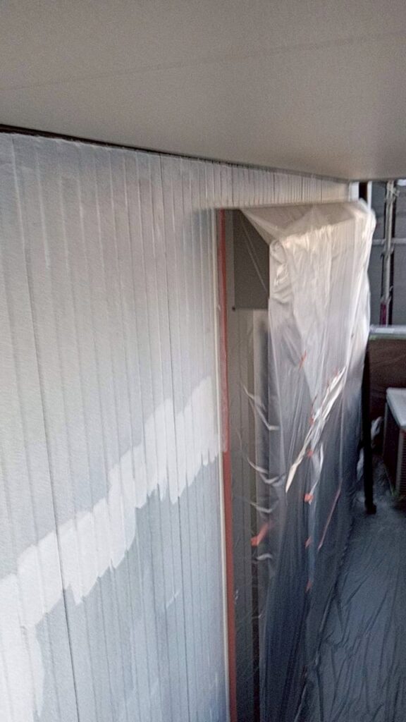 大田区仲六郷 サイディング塗装 下塗り