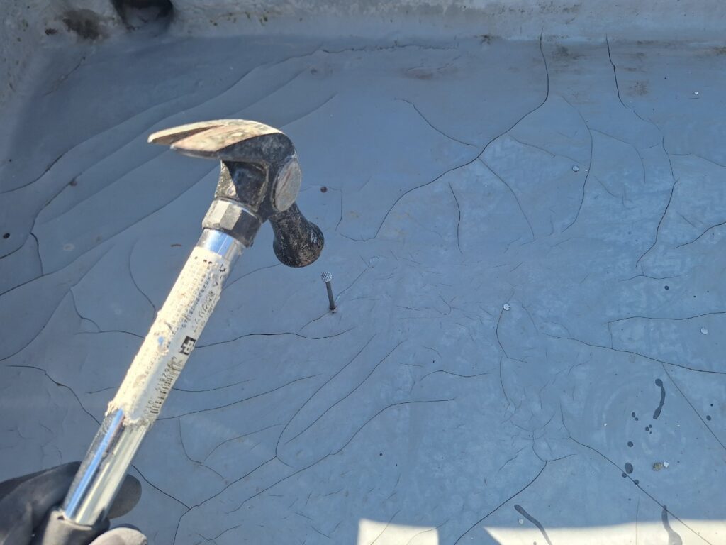 ビスの打ち込み