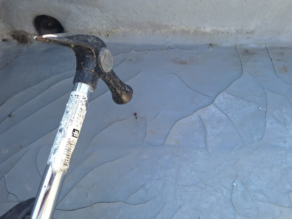 ビスの打ち込み