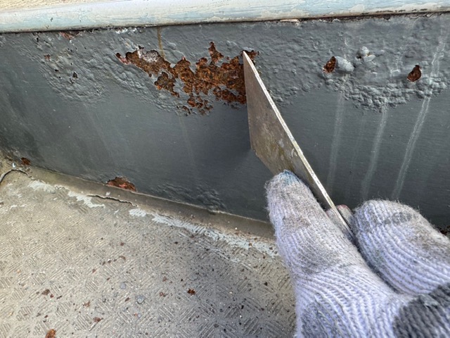 外階段鉄部【ケレン作業】