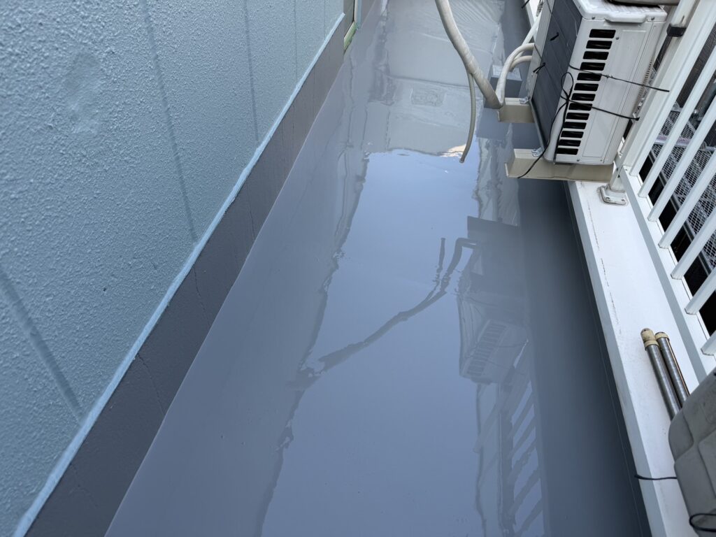 ベランダトップコート塗装