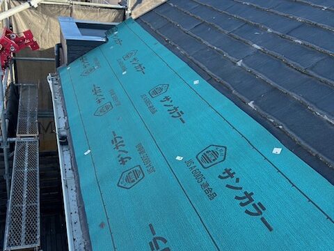 防水シートの敷設